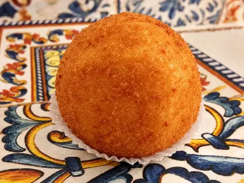 Arancino al prosciutto cotto