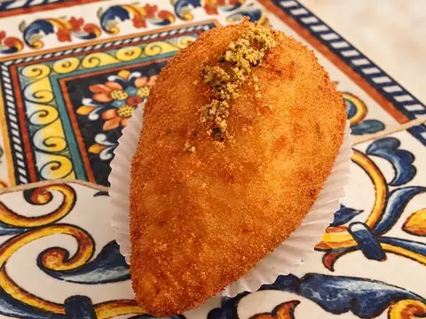 Arancino pistacchio e speck
