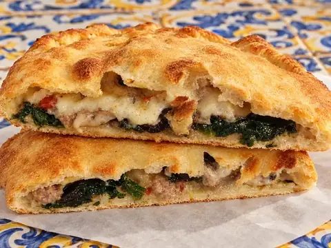 Scacciata spinaci e salsiccia